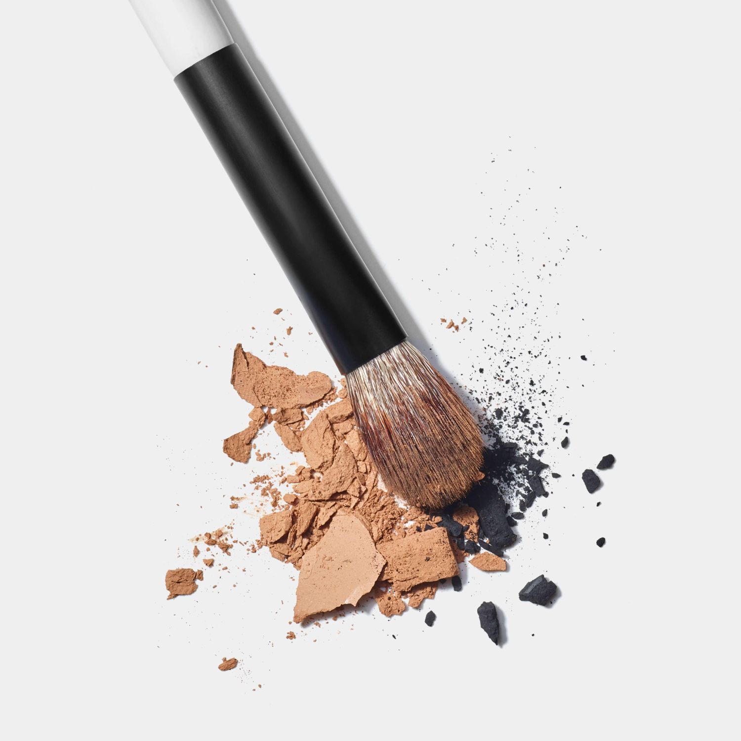 E3 BRUSH (BROCHA BISELADA PARA SOMBRA DE OJOS)